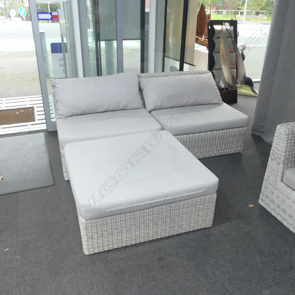 2 PART 'DOMUS VENTURES' OUTDOOR SOFA 1850x900x700mm + OTTOMAN 920x920x400mm Image 1++