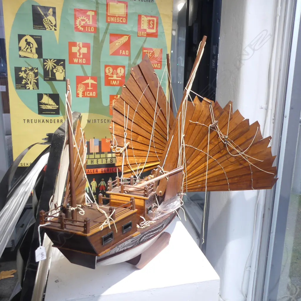 WOODEN JUNK BOAT MODEL H.750mm L.850mm Image 1++