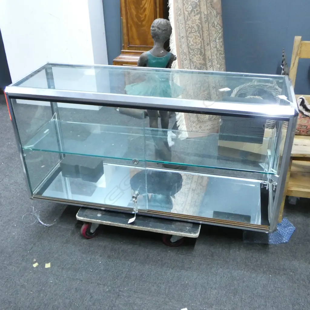 SHOP COUNTER GLASS DISPLAY CABINET H610 L1200MM Image 1++