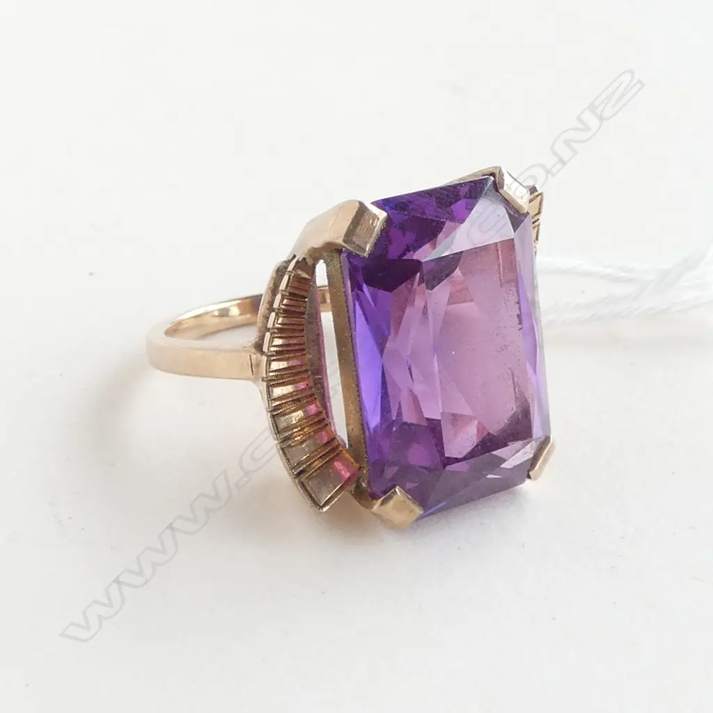 RETRO 9CT GOLD AND SYNTHETIC PURPLE AMETHYST RING 10gms SIZE M Image 1++
