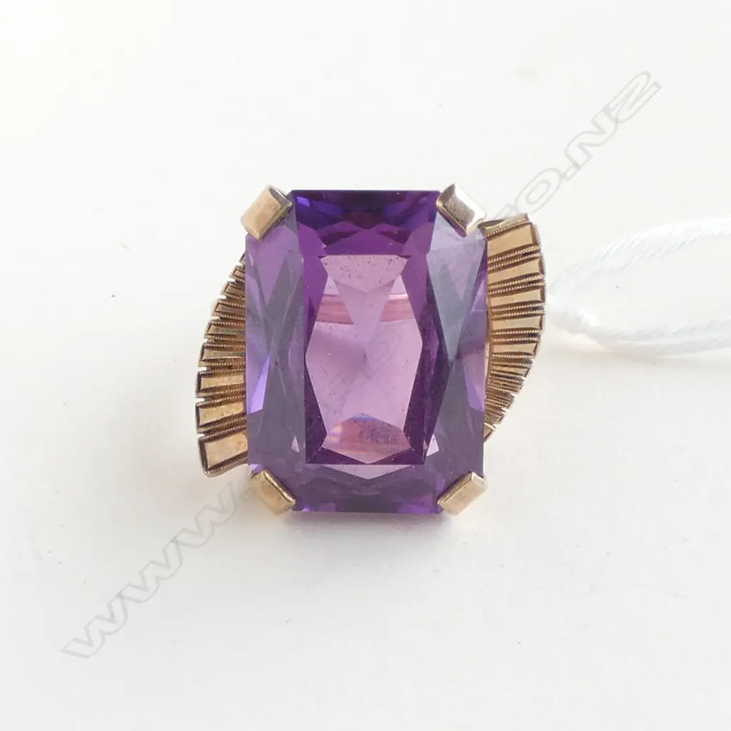 RETRO 9CT GOLD AND SYNTHETIC PURPLE AMETHYST RING 10gms SIZE M Image 1++