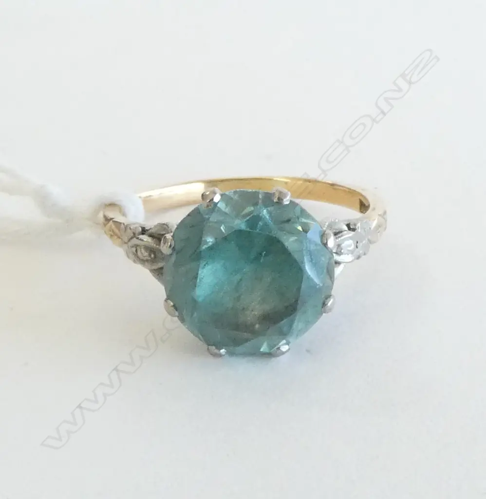 18ct GOLD BLUE STONE ESTATE RING 4.27gms SIZE N Image 1++