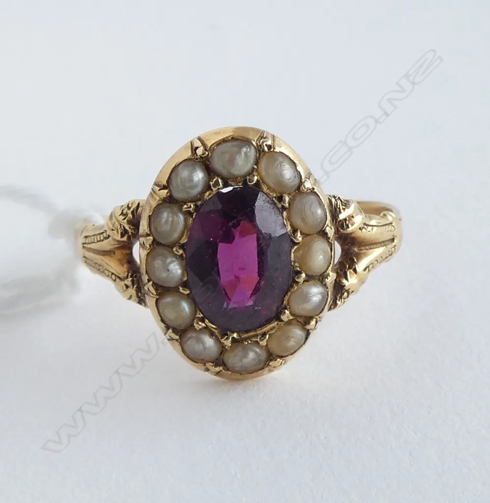 ANTIQUE 18ct GOLD ALMADINE GARNET & SEED PEARL CLUSTER RING 2.35gms SIZE P Image 1++