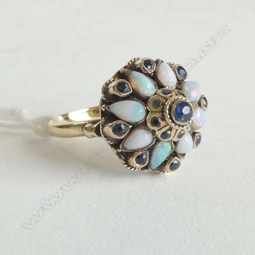 9ct GOLD PRINCESS RING OPALS & SAPPHIRES 4.4grms SIZE P Image 1++