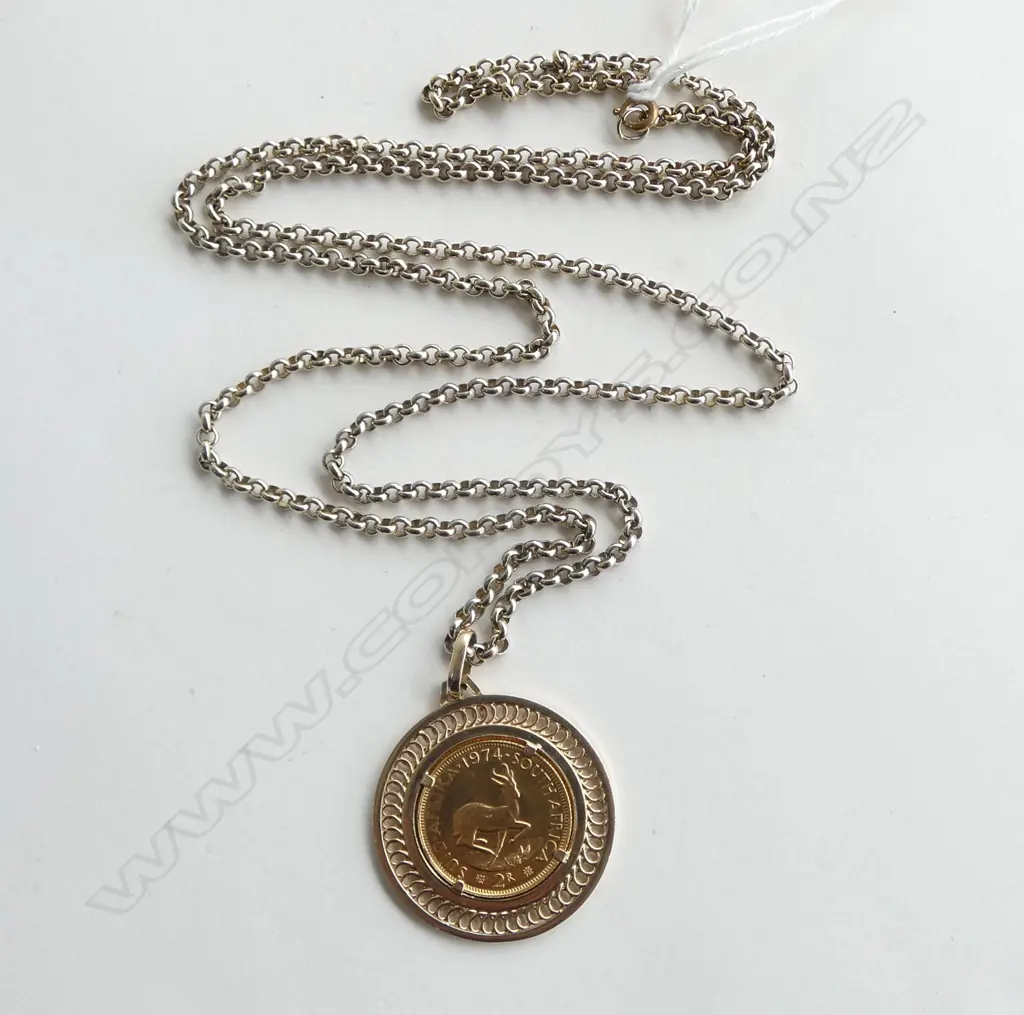 1974 SOUTH AFRICA 2 RAND GOLD COIN IN MOUNT 13GMS Image 1++