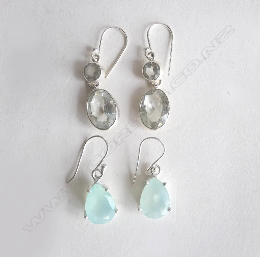 TWO PAIRS OF SILVER AND GEMSTONE EARRINGS Image 1++