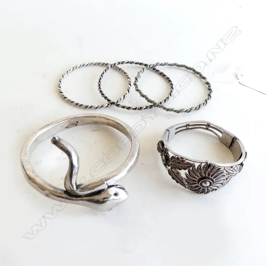 5 SILVER BRACELETS Image 1++