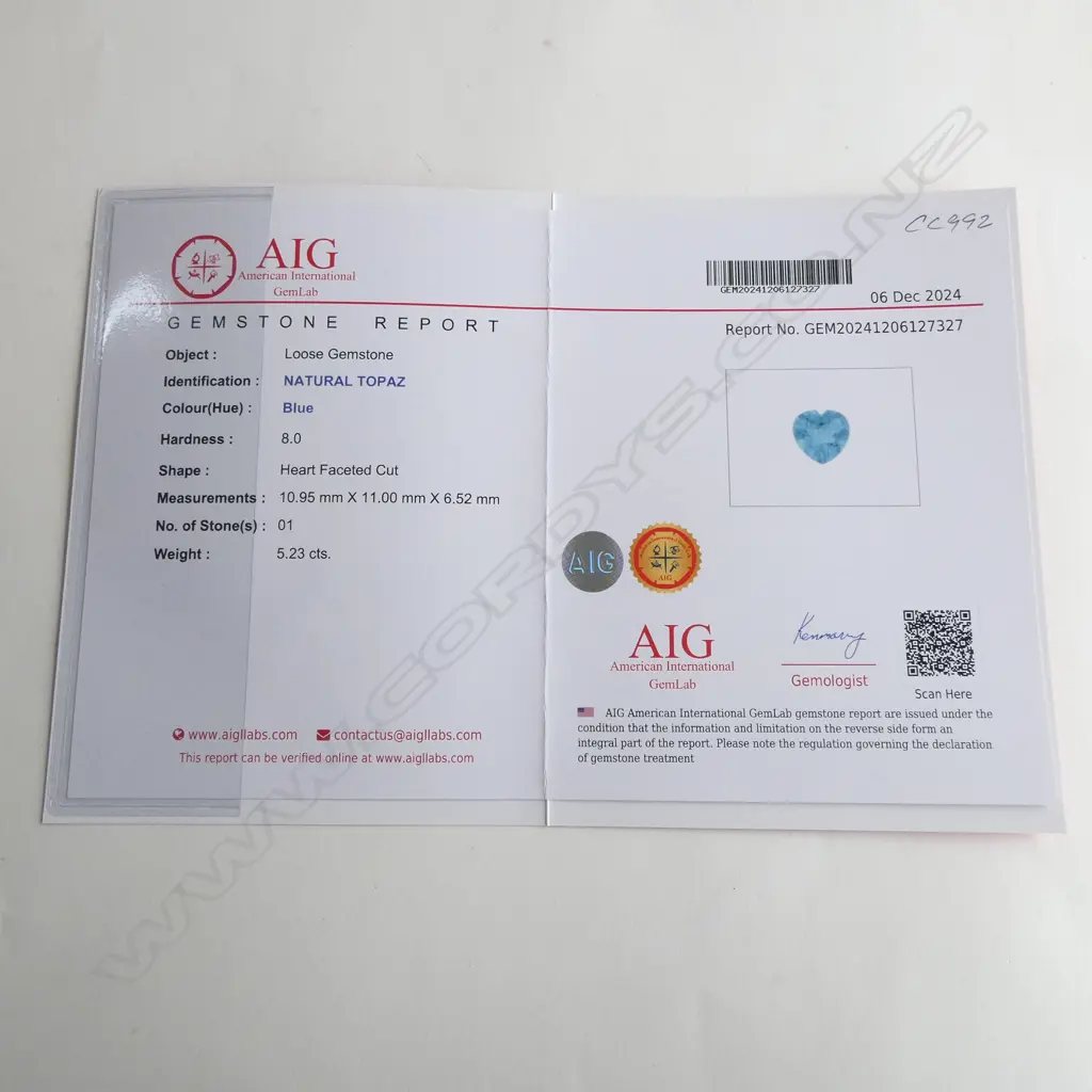 HEART CUT BLUE TOPAZ, 5.23ct, AIG REPORT Image 1++