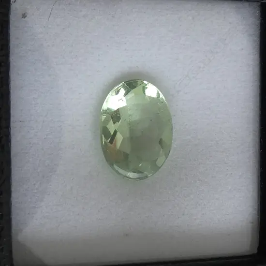 OVAL CUT GREEN FLUORITE, 6.24cts, AIG REPORT 