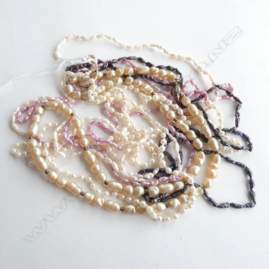 ASSTD FRESH WATER PEARL NECKLACES AND COSTUME PEARL NECKLACE Image 1++