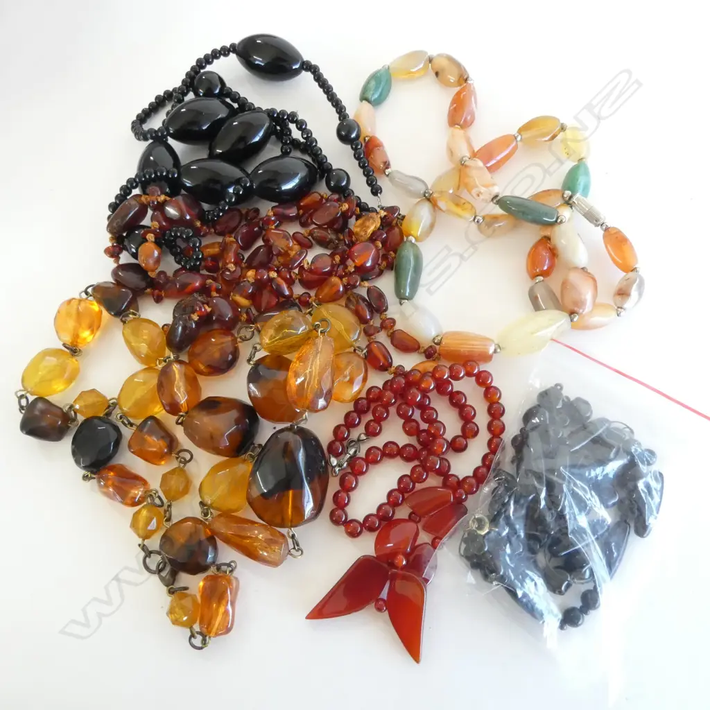 ASST NECKLACES; AGATE, AMBER, CARNELIAN & COSTUME 1 w. FAULTS Image 1++
