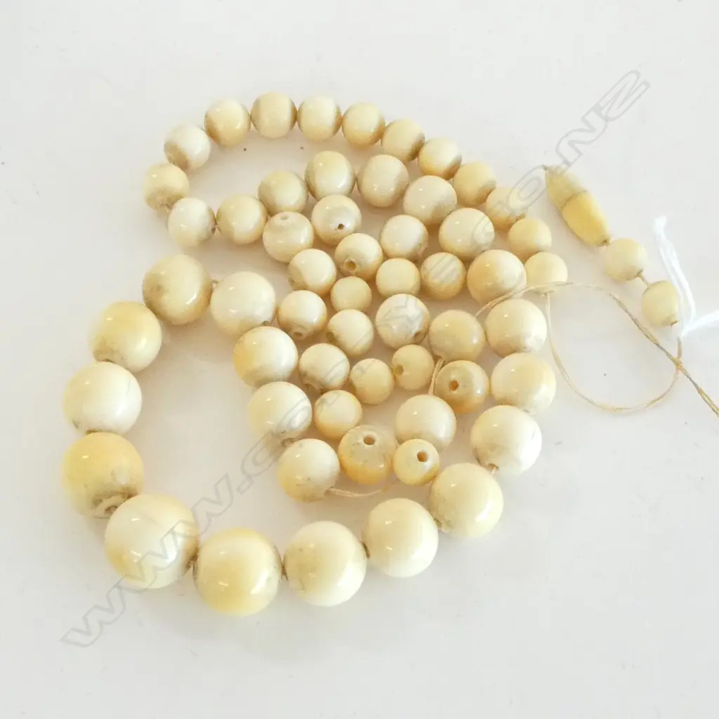 VINTAGE IVORY BEAD NECKLACE L.590mm NEEDS RE-THREADING Image 1++