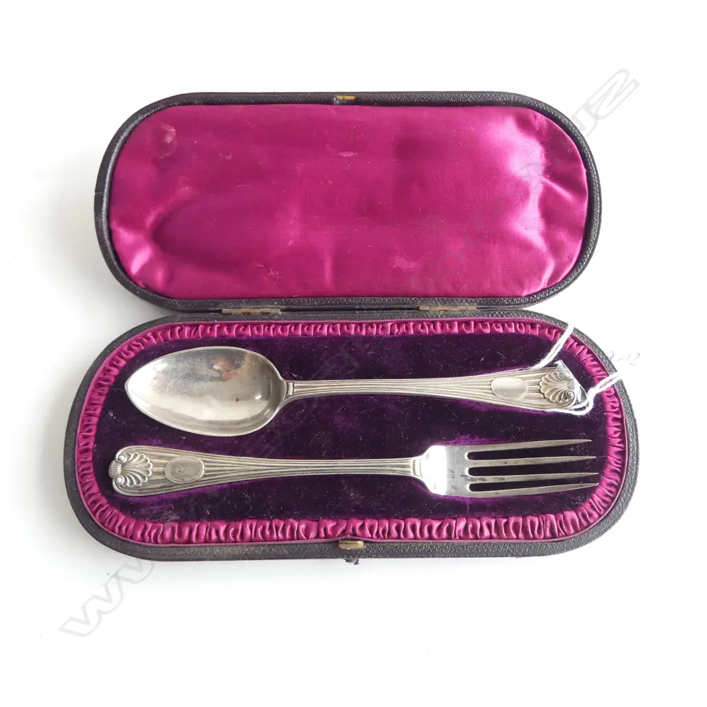 STERLING SILVER THREAD & SHELL SPOON & FORK CASED APPROX 80gms, L.150mm MAKER JA TS, 1885 Image 1++