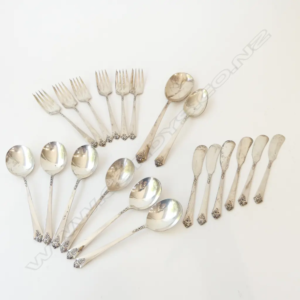 20 PCES 'ROYAL CREST' STERLING SILVER CUTLERY 633gms... Image 1++