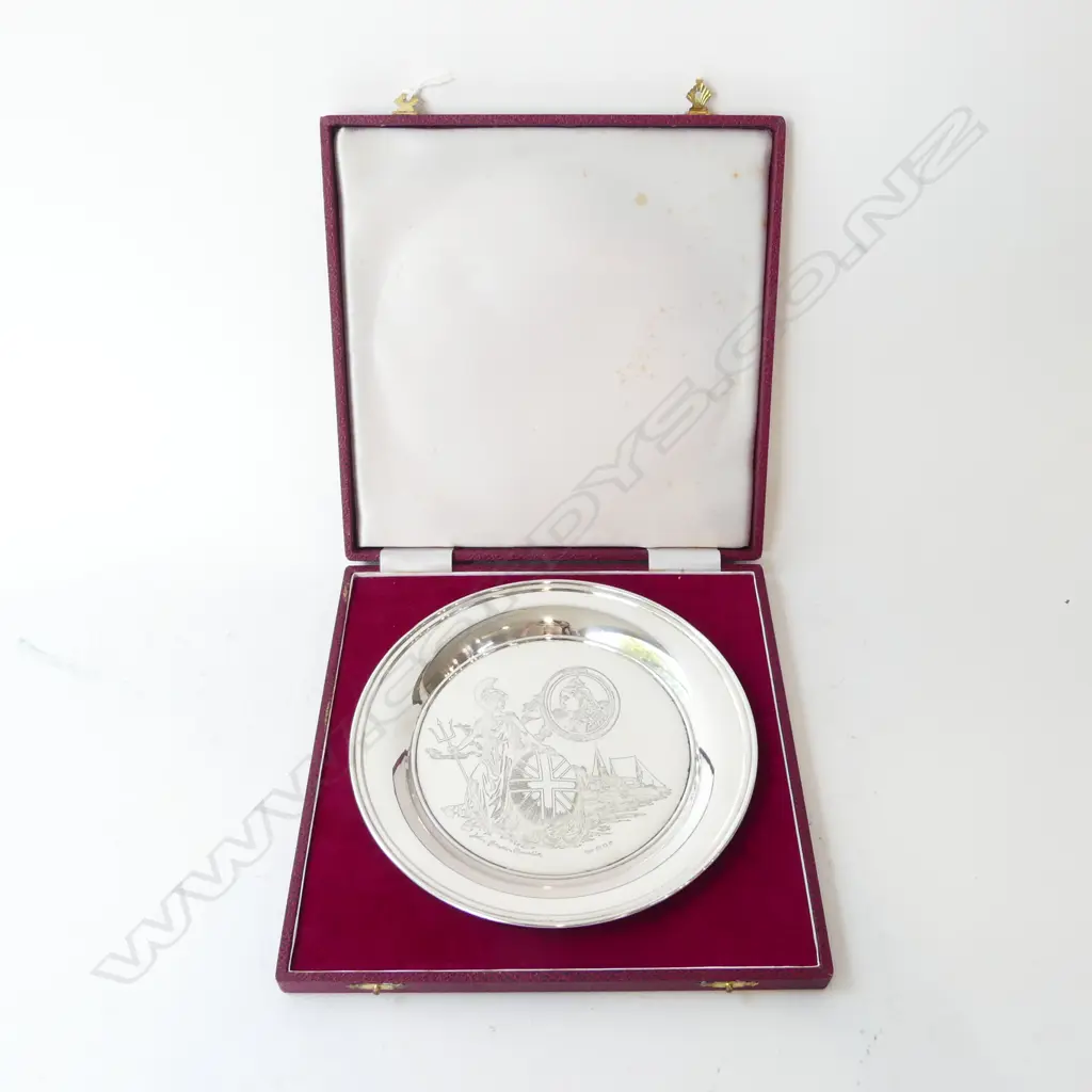 STG STERLING COMMEMORATIVE PLATE QUEEN VICTORIA 1972 190mm dia  214grms, CASED Image 1++