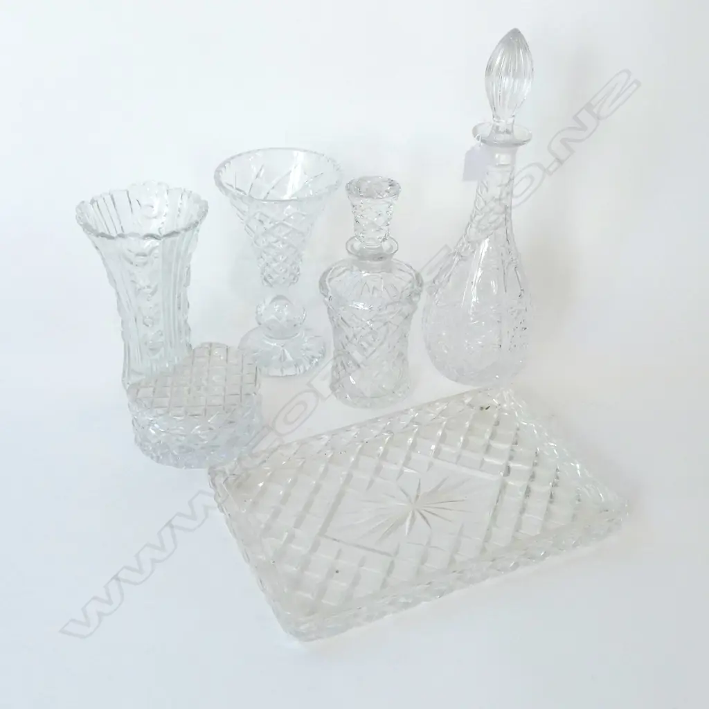 6 PCES CRYSTAL; 2 DECANTERS H.360mm, 2 VASES, TRAY, CONTAINER Image 1++