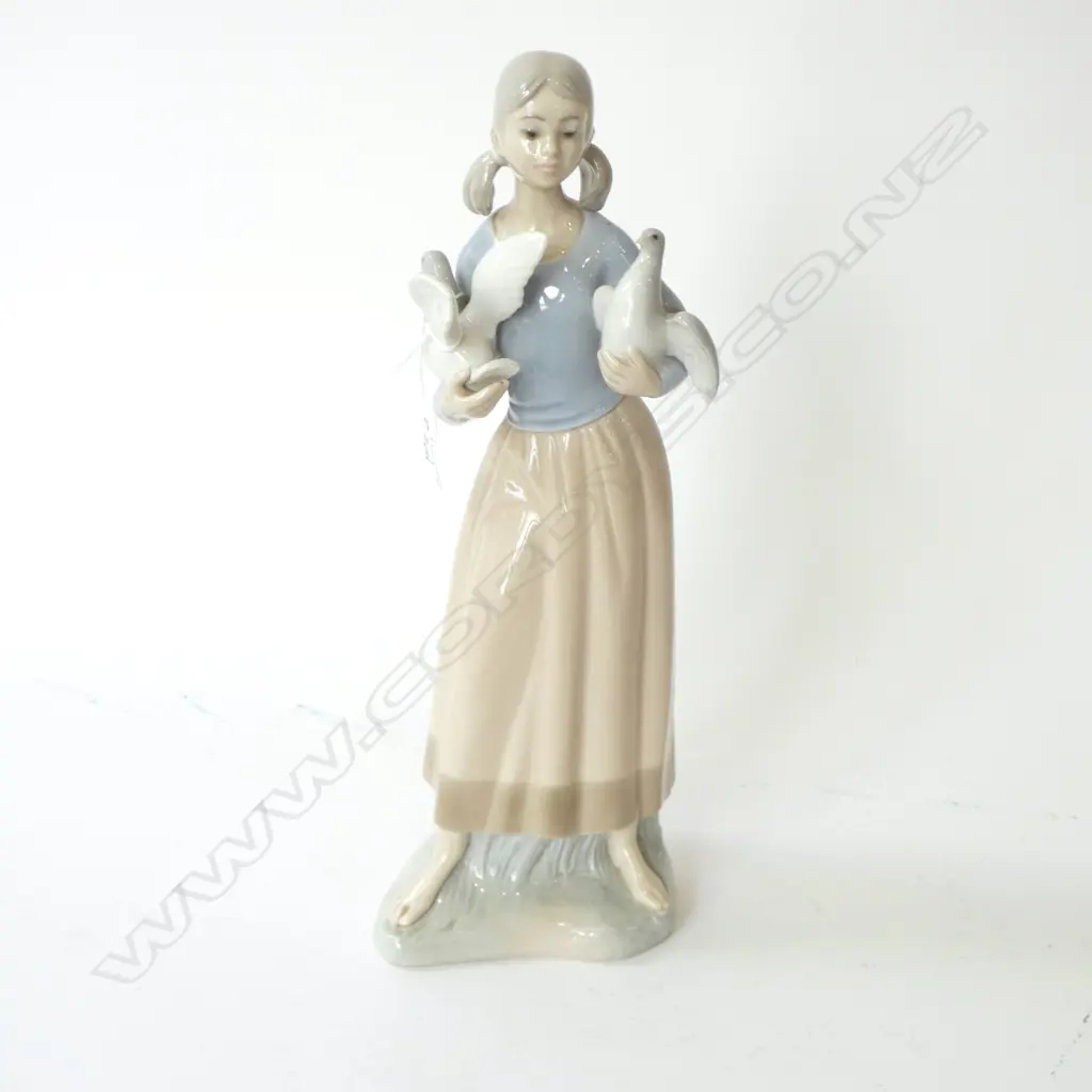 ZAPHIR FIGURINE; GIRL w. 2 BIRDS H.360mm Image 1++