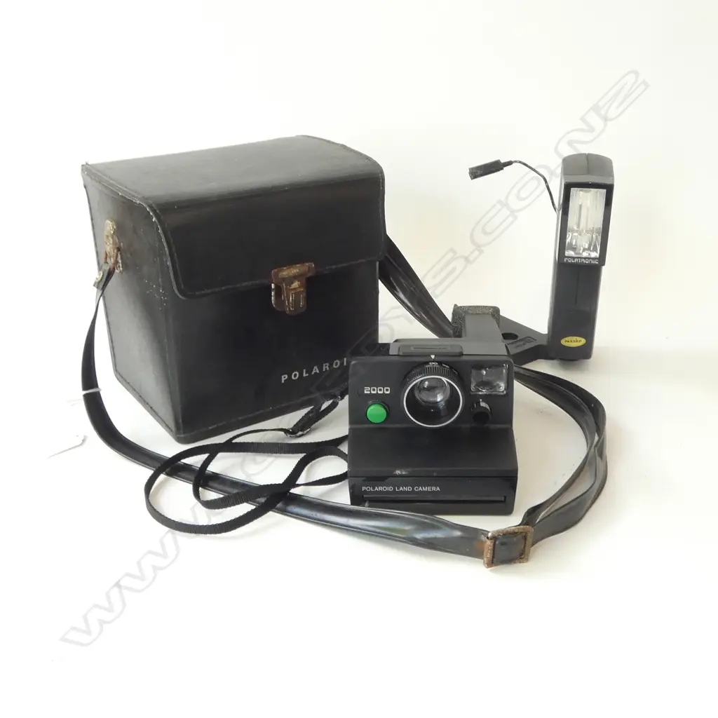 VINTAGE CASED POLAROID 2000  Image 1++