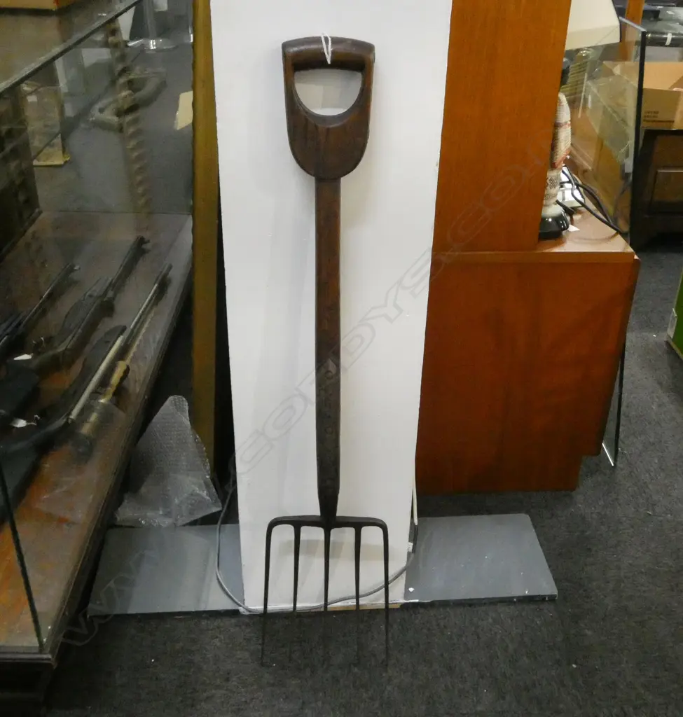 VINTAGE GARDEN FORK L.1050mm Image 1++