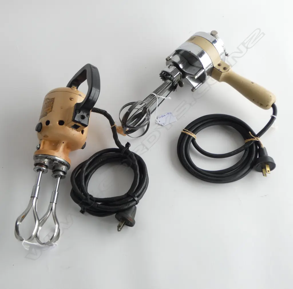 (2458,2386) A.C. GILBERT Co. GILBERT & FITZGERALD Co. 'MAGIC MAID' HAND HELD ELECTRIC BEATERS H.300mm Image 1++