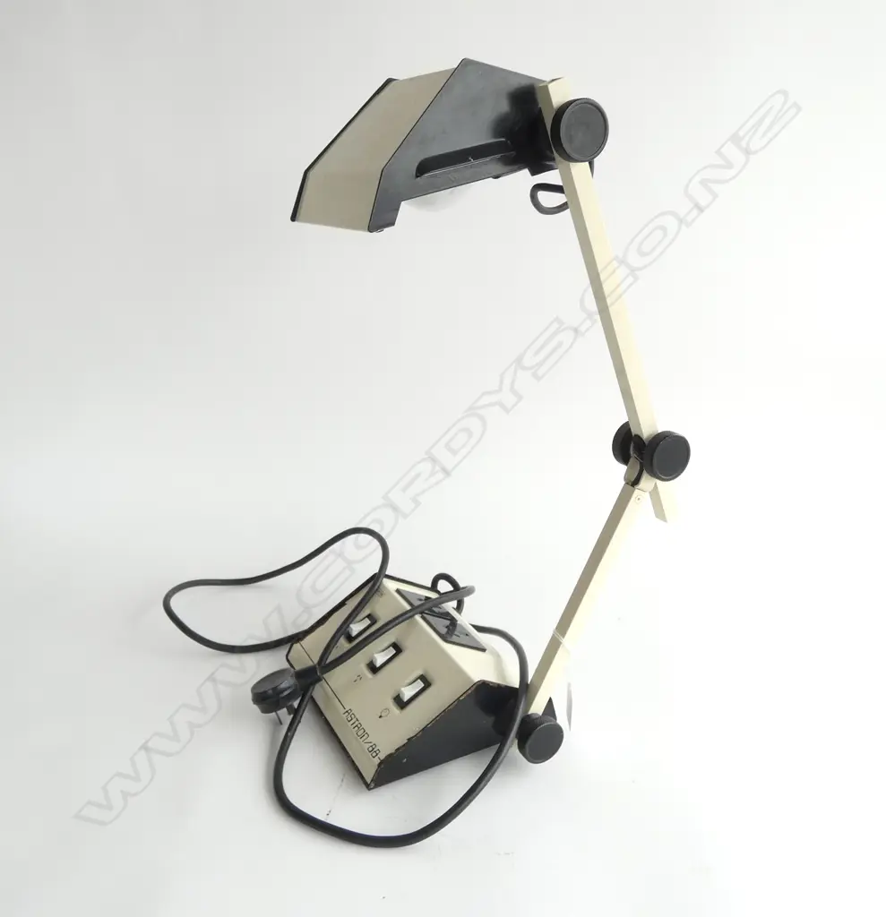 ASTRON 88 DESK LAMP BY CARLTON NZ (working) Image 1++