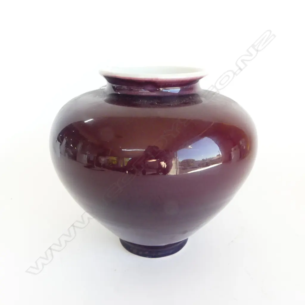 J. S. CUMMINGS STUDIO POTTERY VASE, PURPLE GLASE '84 H.195mm Image 1++