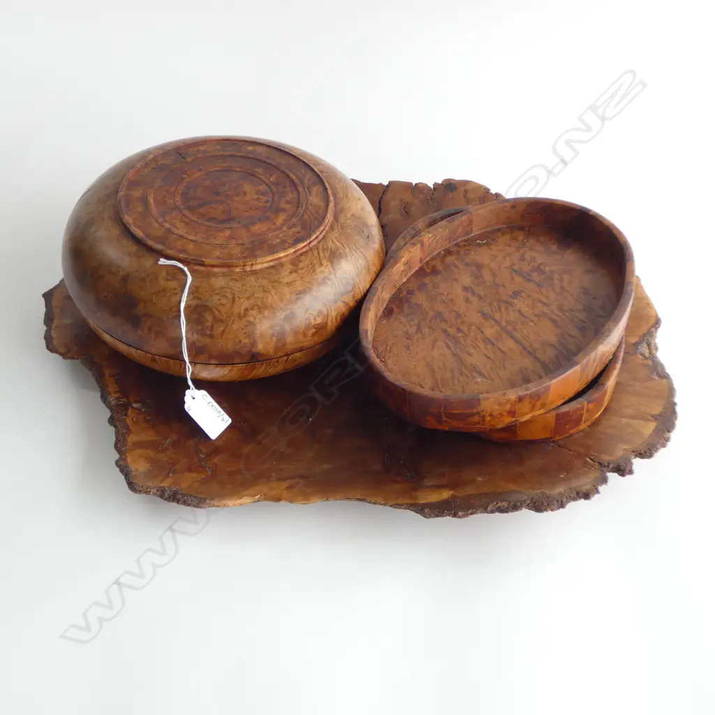 4 PCES BURR TIMBER; LIDDED CONTAINER 240mm dia,PR OVAL TRAYS, LG TRAY 380x485mm Image 1++