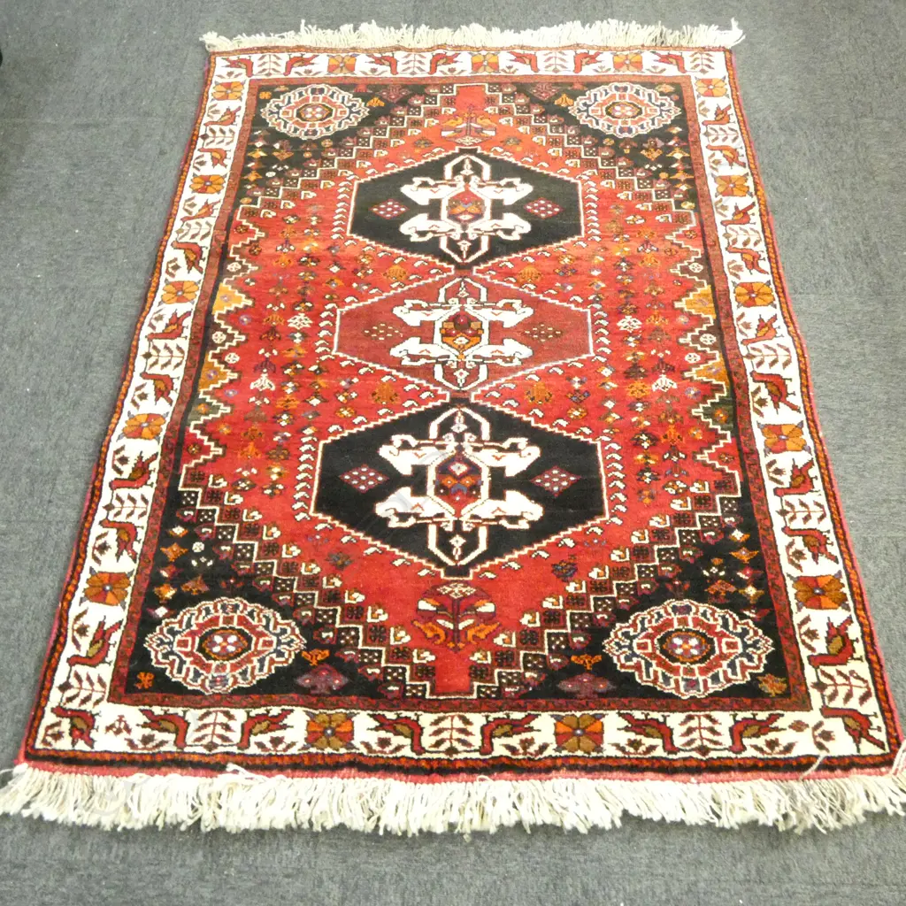 **RTV**HAND KNOTTED PERSIAN QASHQAI ALL WOOL RUG; 3 central losange medallions w. bird motif adorning border 1610x1180mm Image 1++