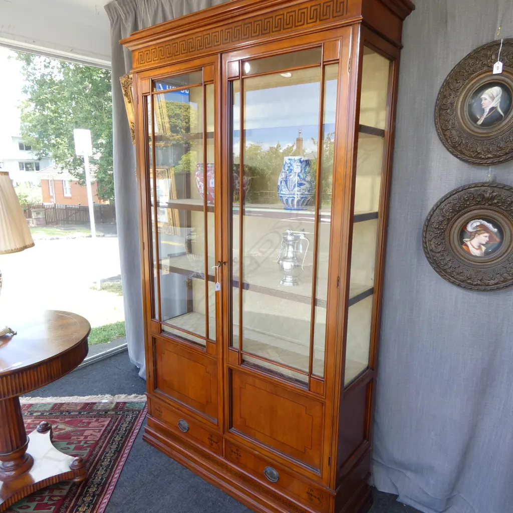 QUALITY DISPLAY CABINET 1270x395x1240mm Image 1++