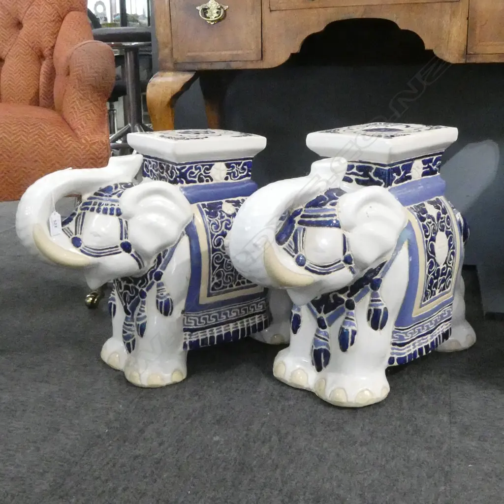 PR B/W ELEPHANT STOOLS H.415mm Image 1++