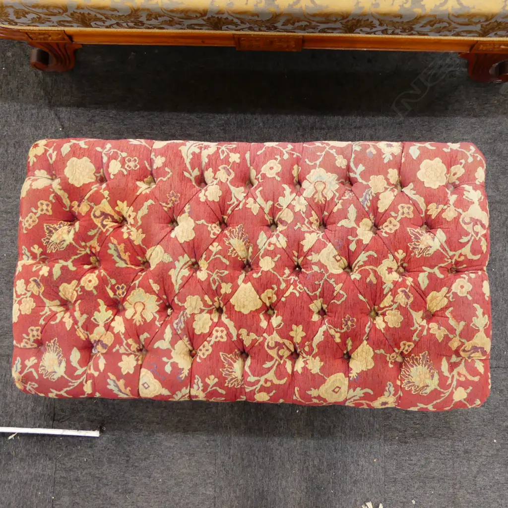 VICTORIAN STYLE UPHOLSTERED BUTTONED OTTOMAN L.1150mm Image 1++