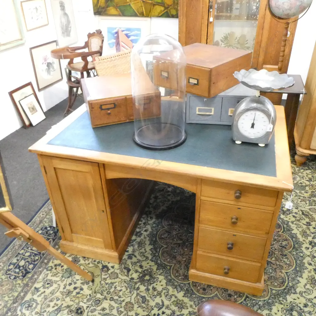 LEATHER TOPPED DESK 1220x830x760mm Image 1++