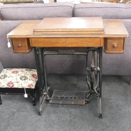 OAK SEWING MACHINE TABLE W.870mm