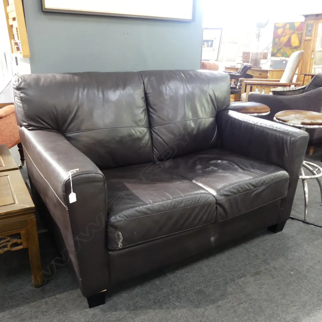 2 SEATER LEATHER SOFA 1400x910x900mm Image 1++