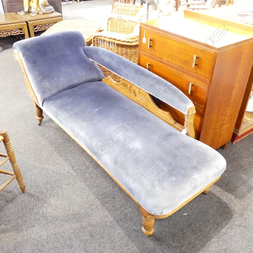 BLUE UPHOLSTERED CHAISE L.1800mm Image 1++