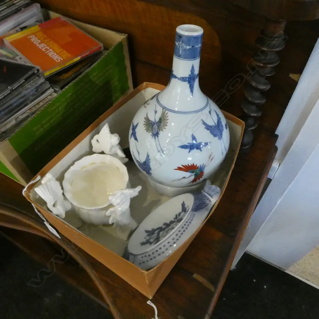 4 ORIENTAL CERAMICS + BRONZE FIGURE Image 1++