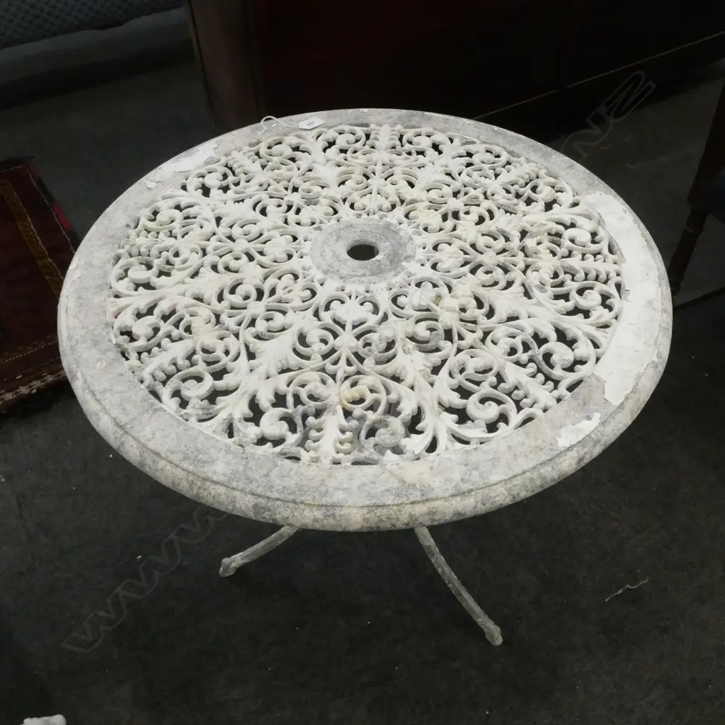 WHITE METAL OUTDOOR TABLE H.650mm Image 1++