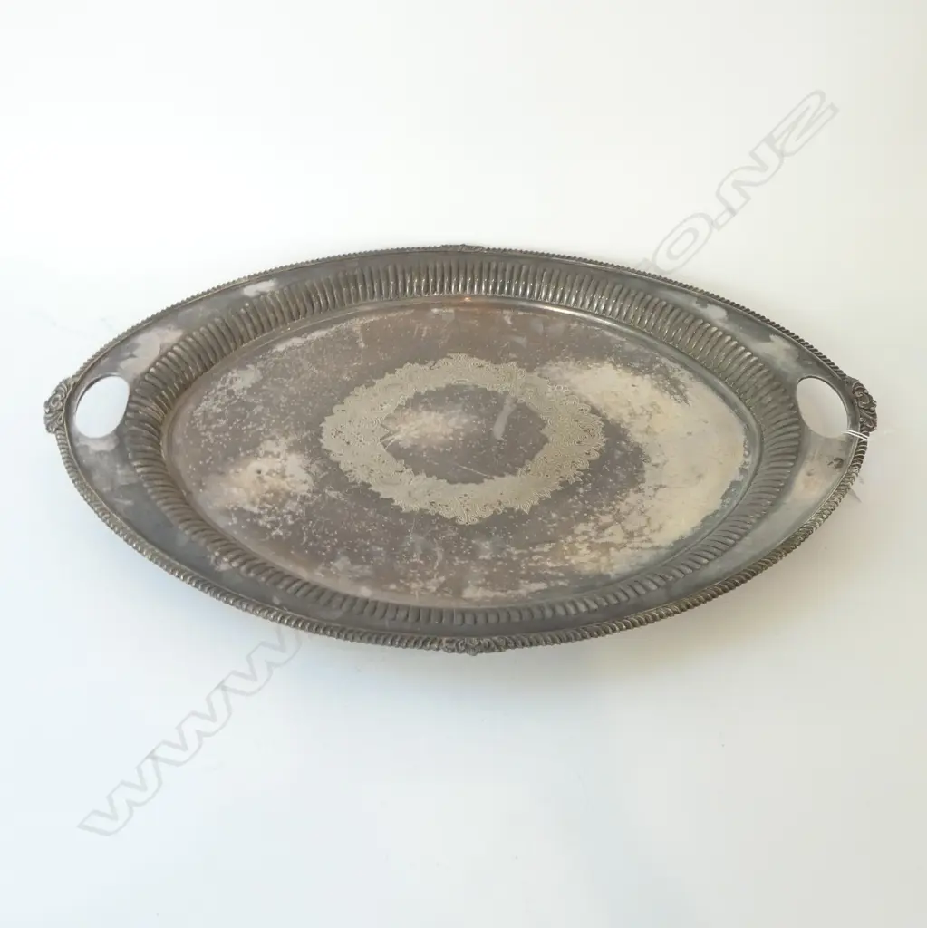 LG OVAL WALKER & HALL SILVER PLATE TRAY 675x460mm Image 1++
