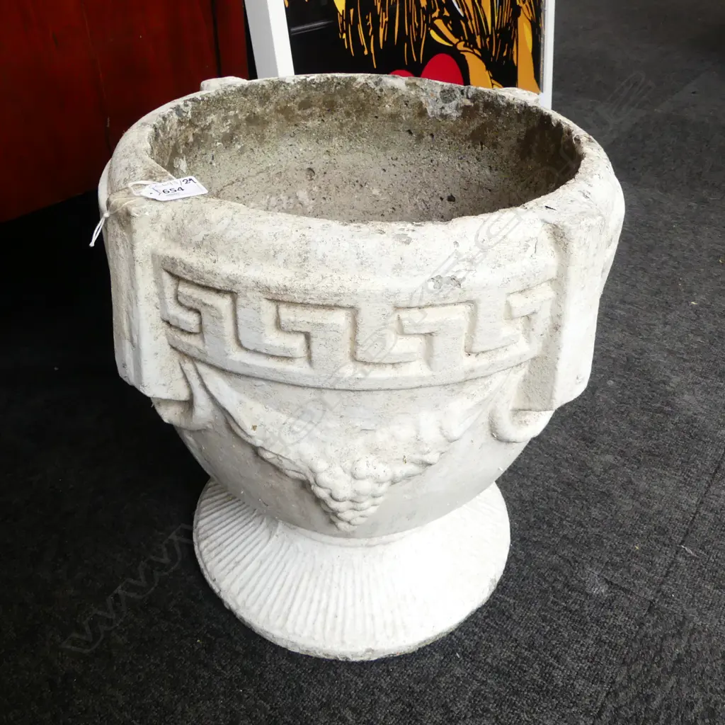CONCRETE GARDEN PLANTER 420 MM Image 1++
