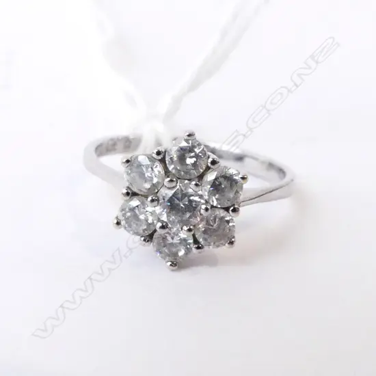 9CT Y/G ( RHODIUM PLATED) & (CZ) WHITE STONE CLUSTER RING 2gms SIZE J