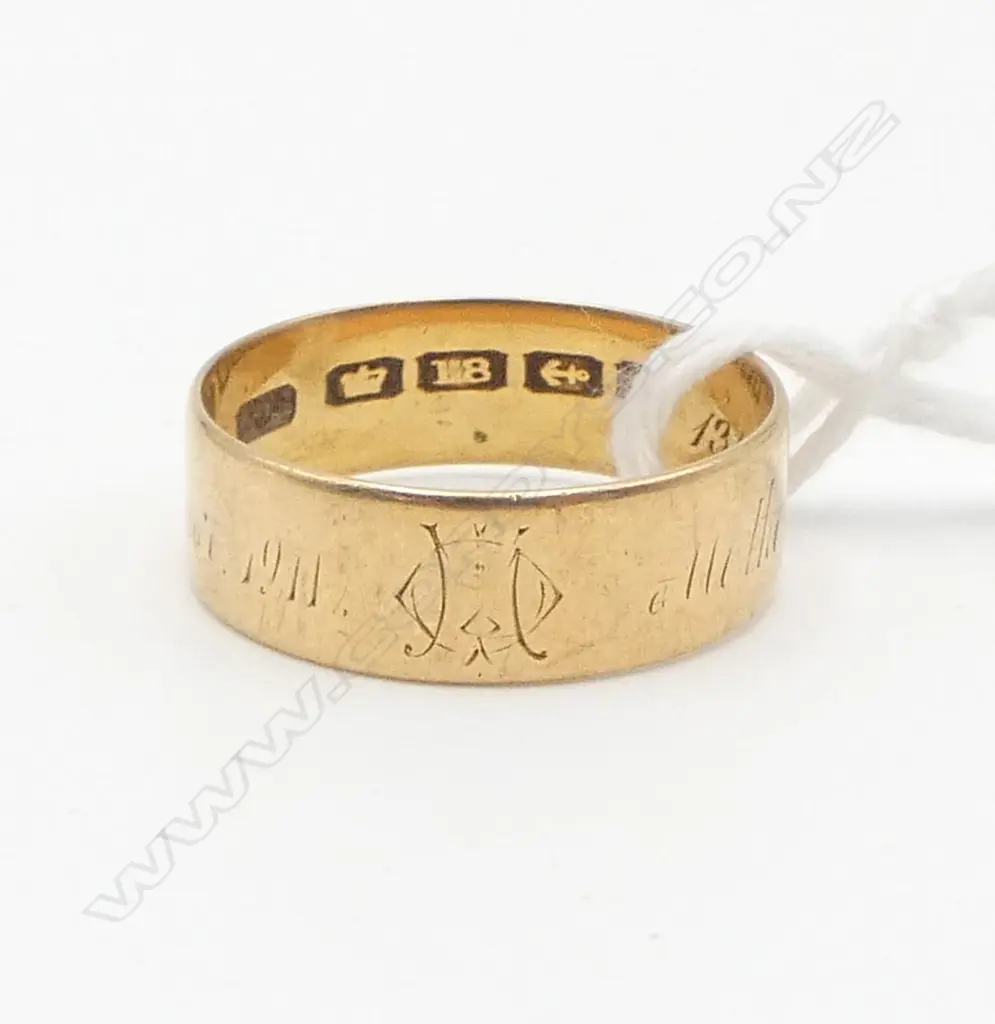 18CT WEDDER RING 4.0gms Birmingham 1900 SIZE R Image 1++