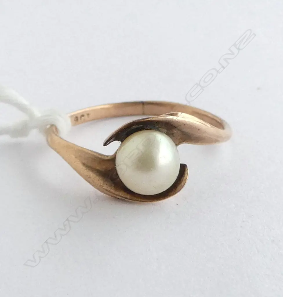 9ct ROSE GOLD & CULTURED PEARL RING 1.8gms SIZE M1/2 Image 1++