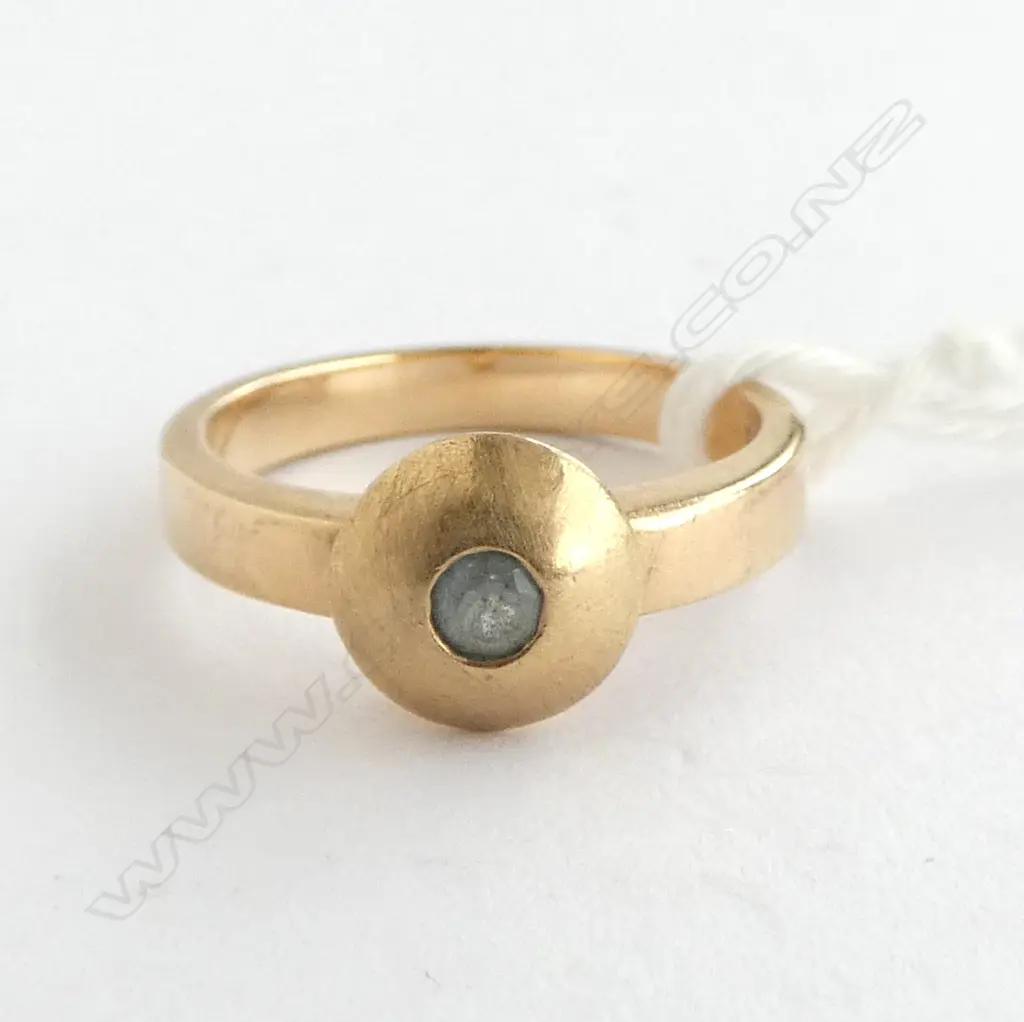 9CT GOLD AND BLUE  AQUA ? GEMSTONE RING 4.30gm SIZE L Image 1++