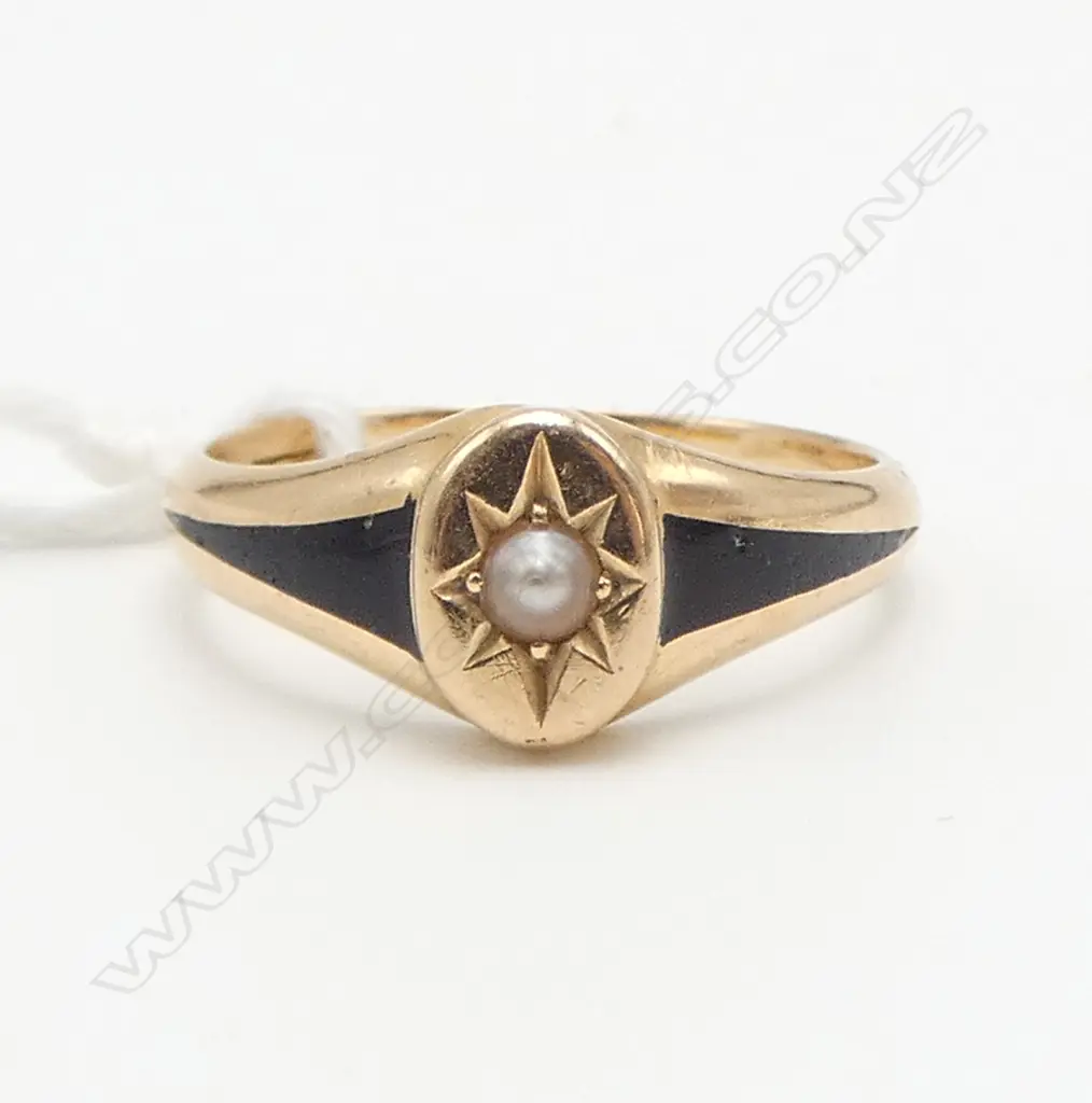 ANTIQUE 18CT GOLD PEARL & BLACK ENAMEL SIGNET TYPE RING 4.43GMS SIZE Q Image 1++