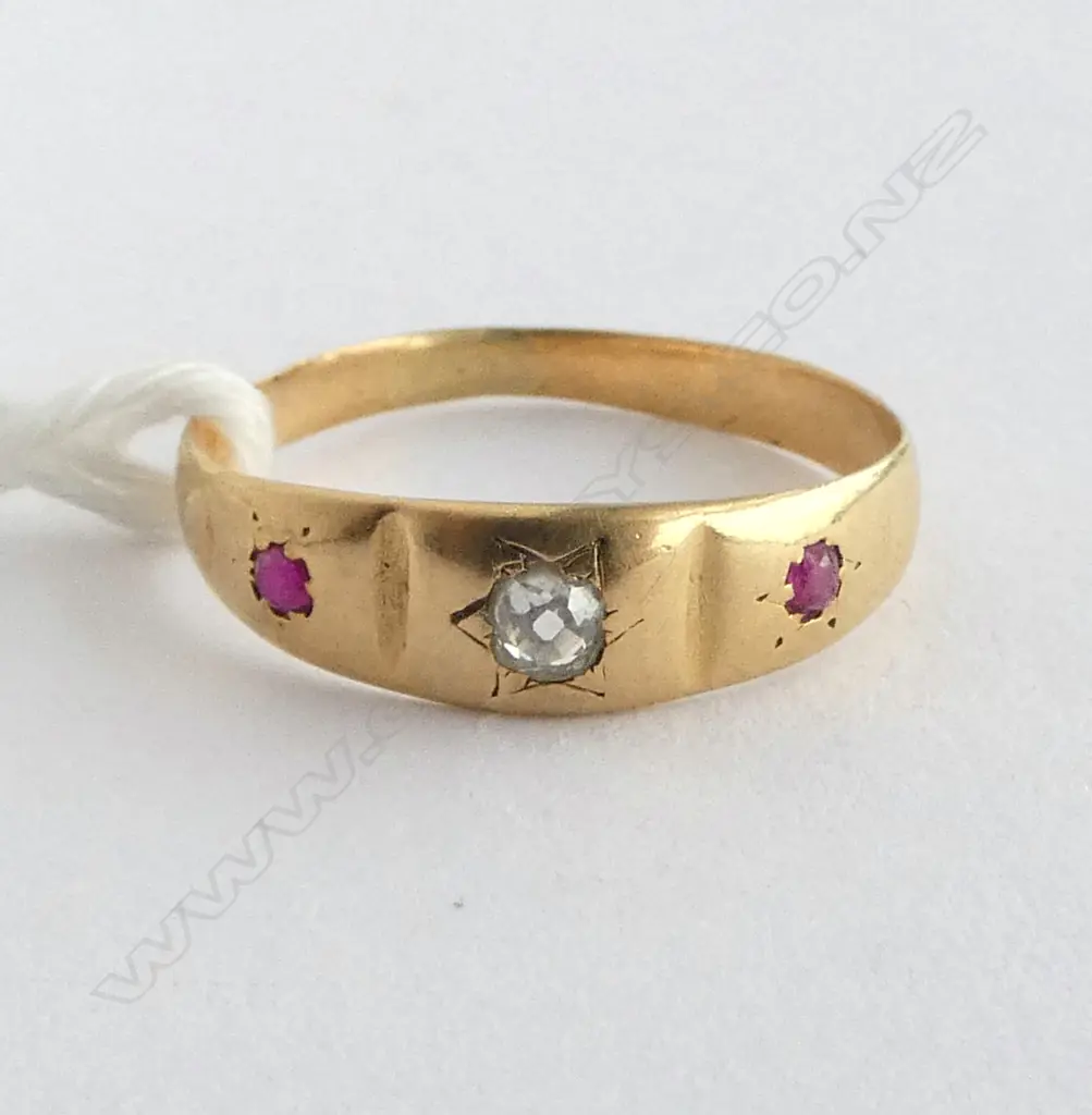 ANTIQUE 15ct GOLD RUBY & DIAMOND GYPSY STYLE RING 1.6gms SIZE J Image 1++