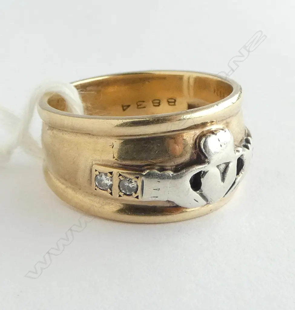 9ct GOLD & 4 DIAMOND CLADDAH RING 7.39gms Image 1++