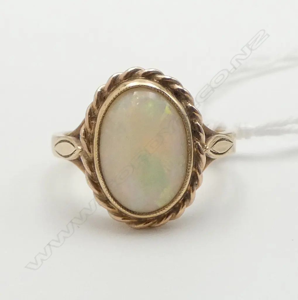 VICTORIAN 9ct GOLD & OPAL RING, 4.62gms SIZE Q Image 1++