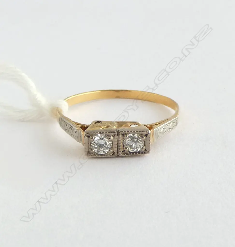 18ct Y/GOLD ESTATE 2 DIAMOND RING box settings 1.7gms SIZE N Image 1++