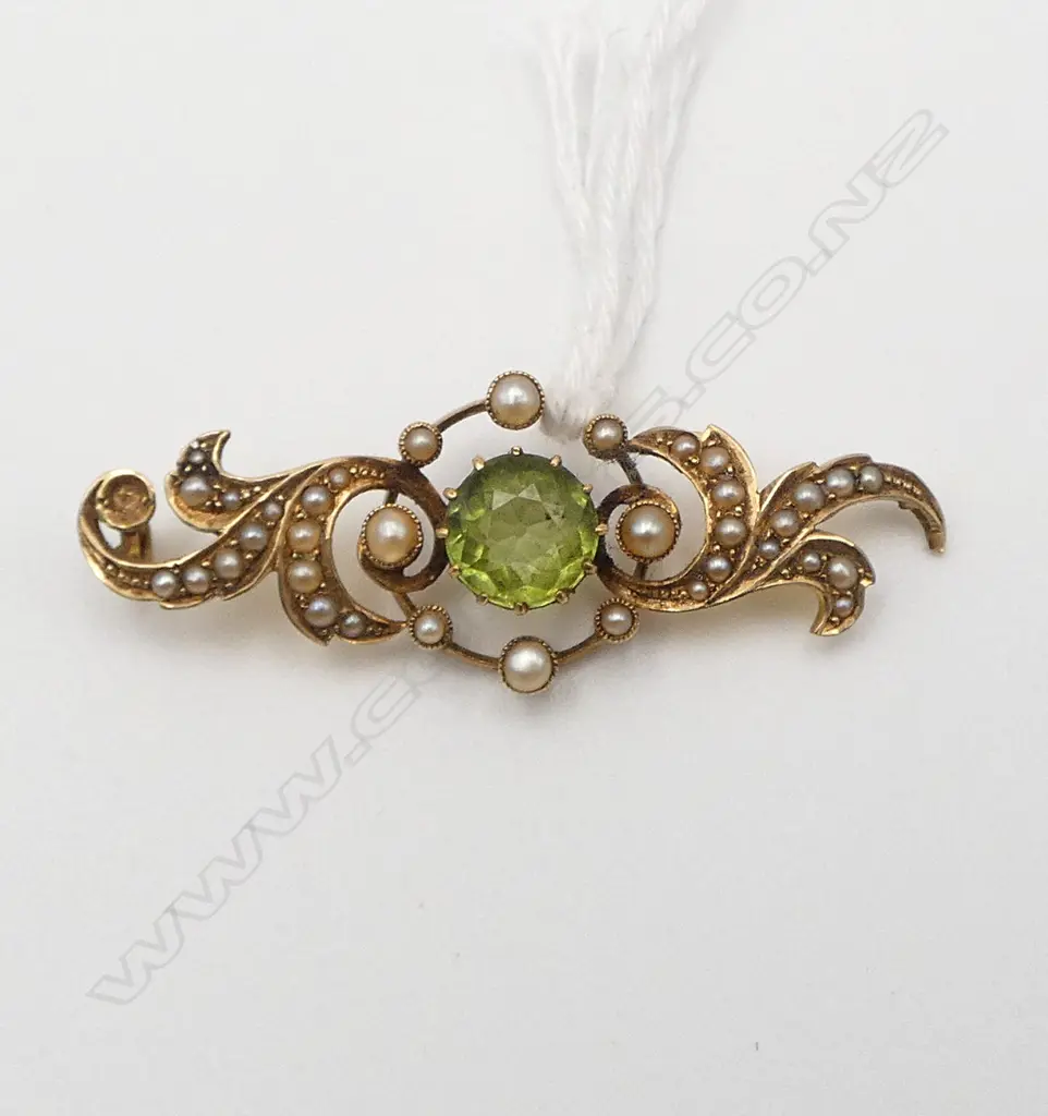 15ct EDWARDIAN GOLD & SEED PEARL BAR BROOCH 3.85gms pin broken off and pearl missing Image 1++