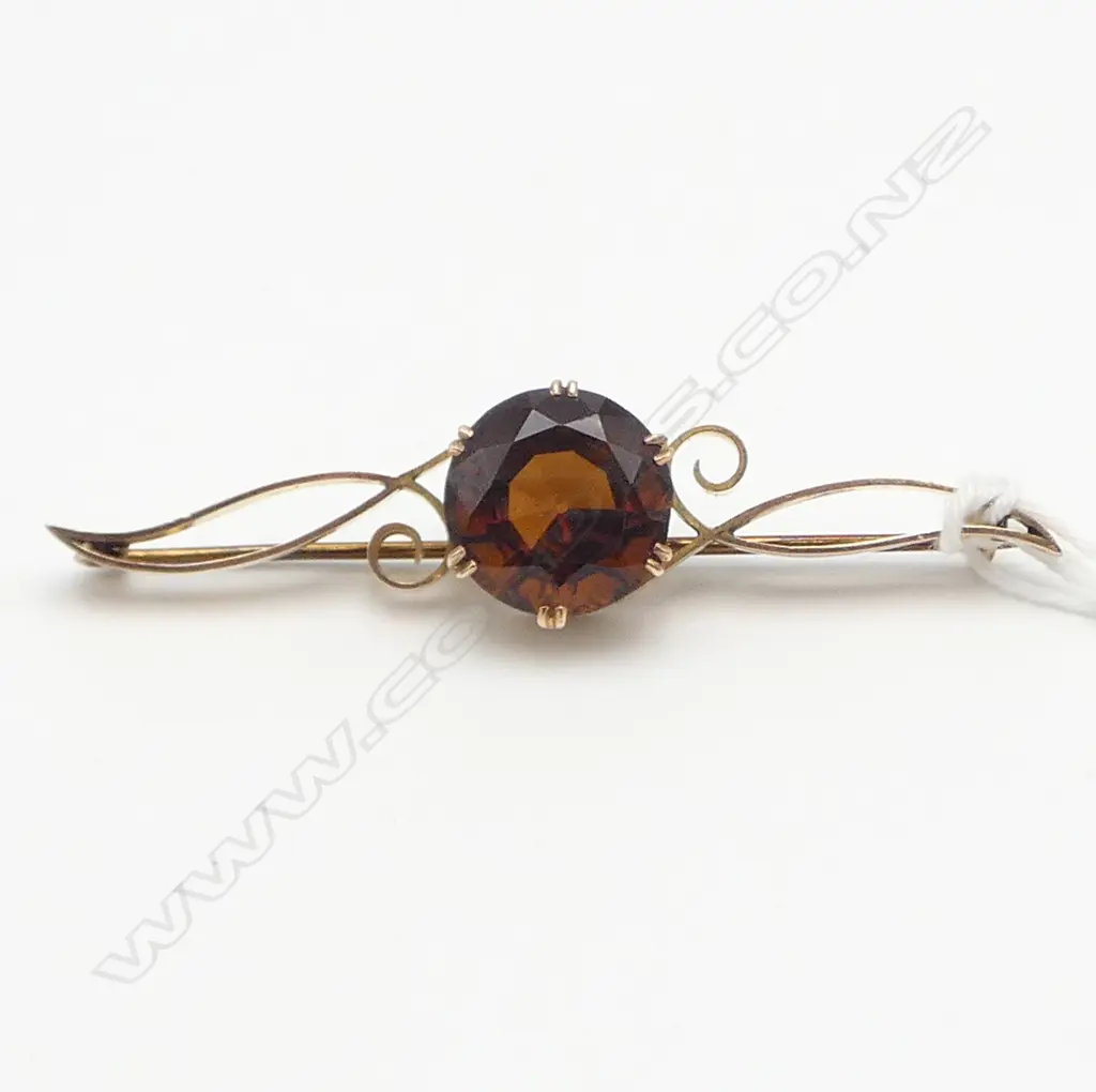 9ct BROWN SPINEL? BROOCH 5.8gms Image 1++